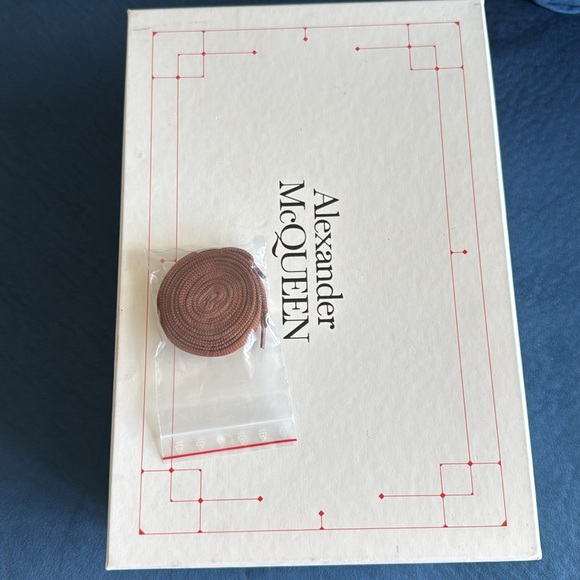 Alexander McQueen Black & Tan Larry Contrast
Sole Platform Sneaker Size 44 US 11 - Picture 10 of 11